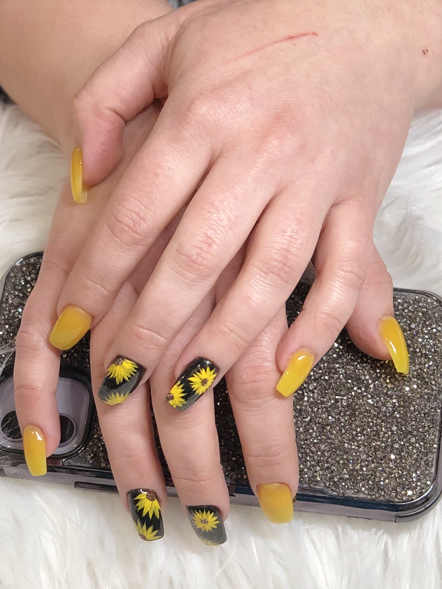 Oasis Nails & Spa nail photo 3